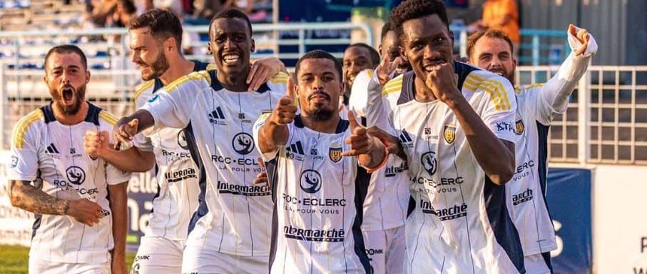 Hyères FC - Nîmes Olympique